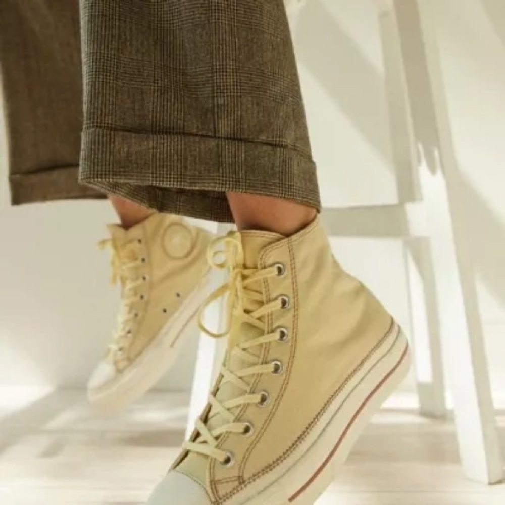 CONVERSE Chuck Taylor All Star Lift Platform | open sesame + egret